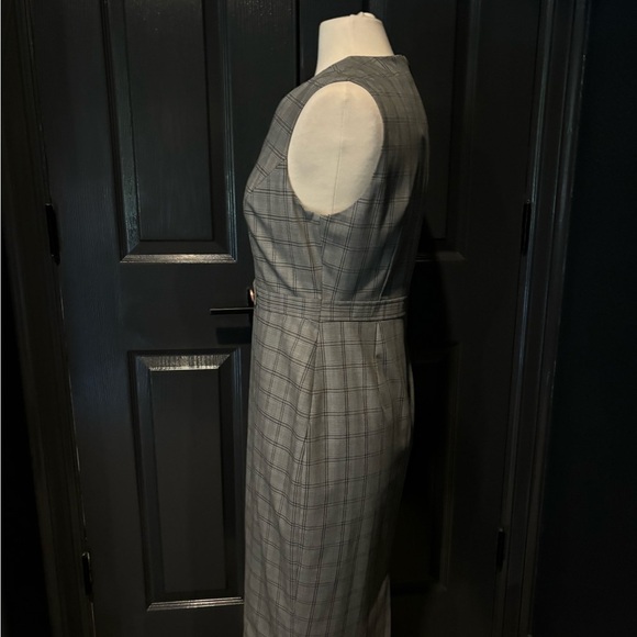 Ted Baker Gray Sleeveless V-Neck Sheath Midi Dress - Picture 2 of 4